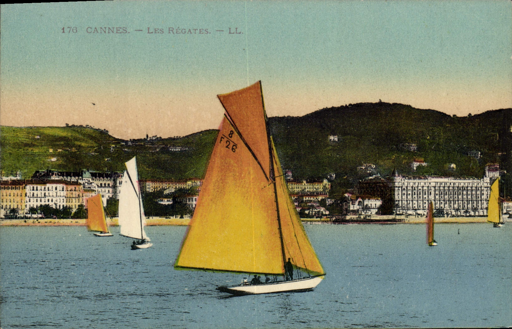 CPA Cannes Les regates Bateau 