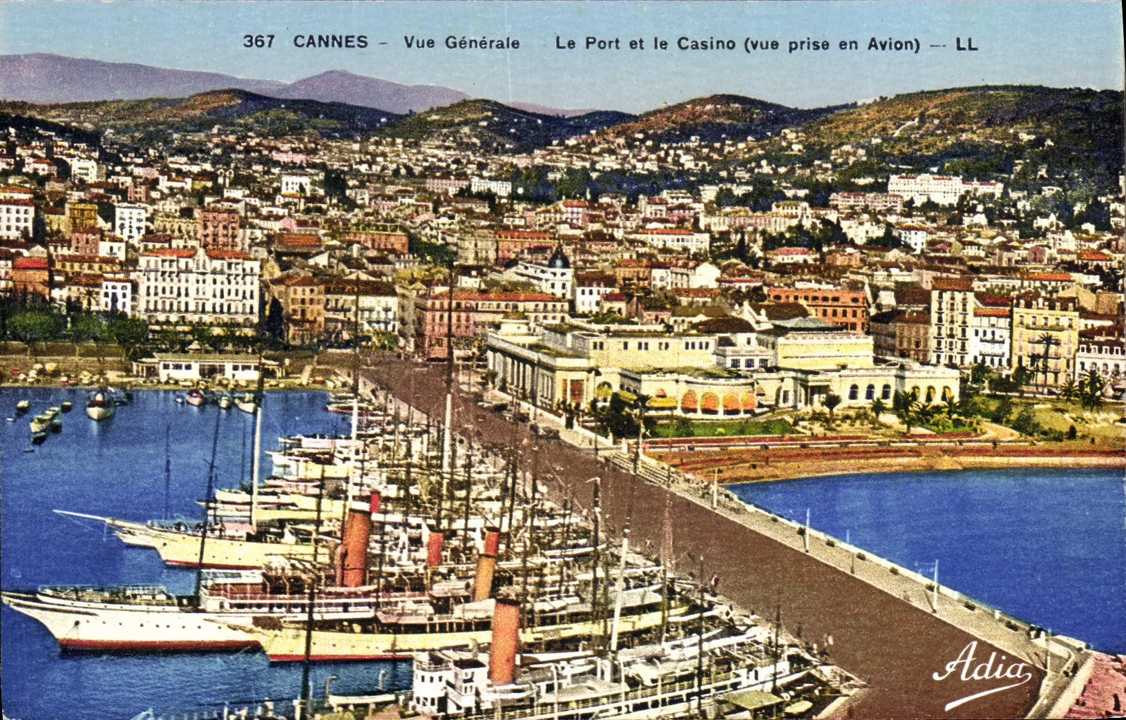 CPA Cannes Vue Generale Le Port et le Casino Bateaux