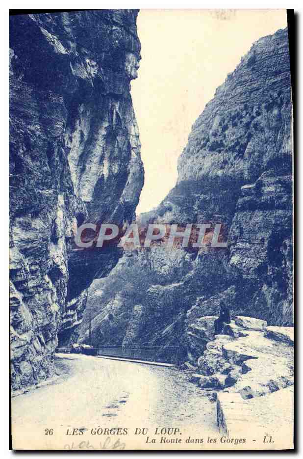 CPA Les Gorges du Loup La Route sous les Rochers 