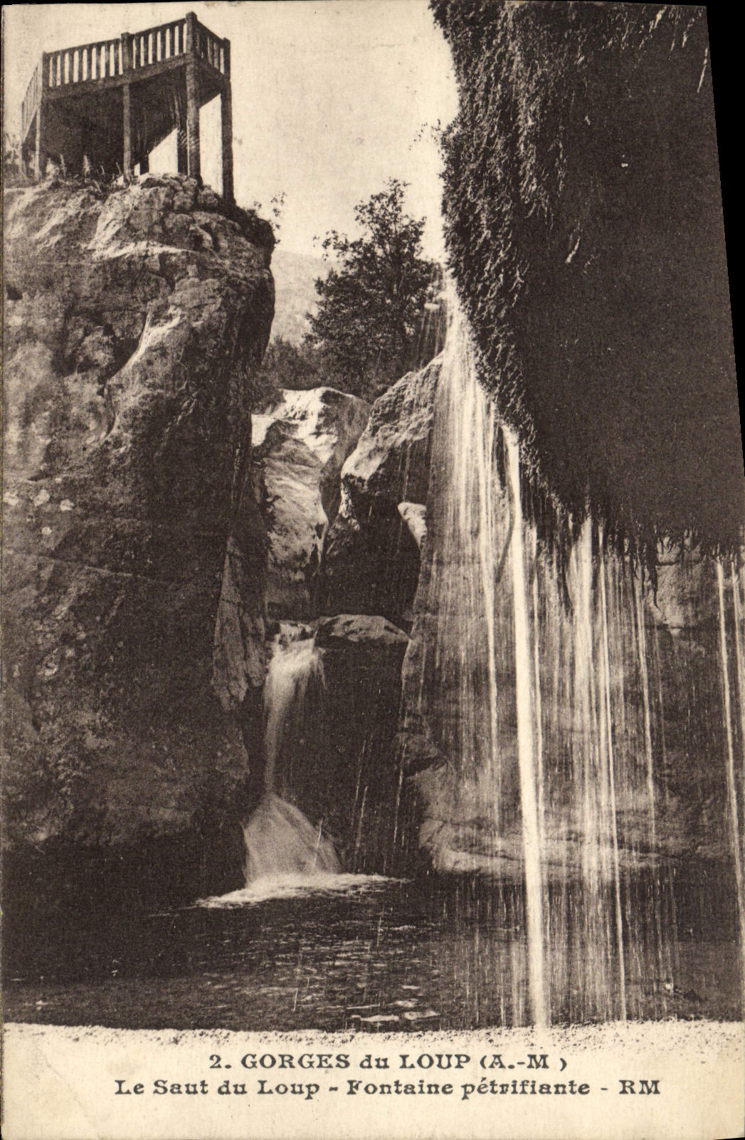 CPA Gorges du Loup Le Saut du Loup Fontaine petrifiante 