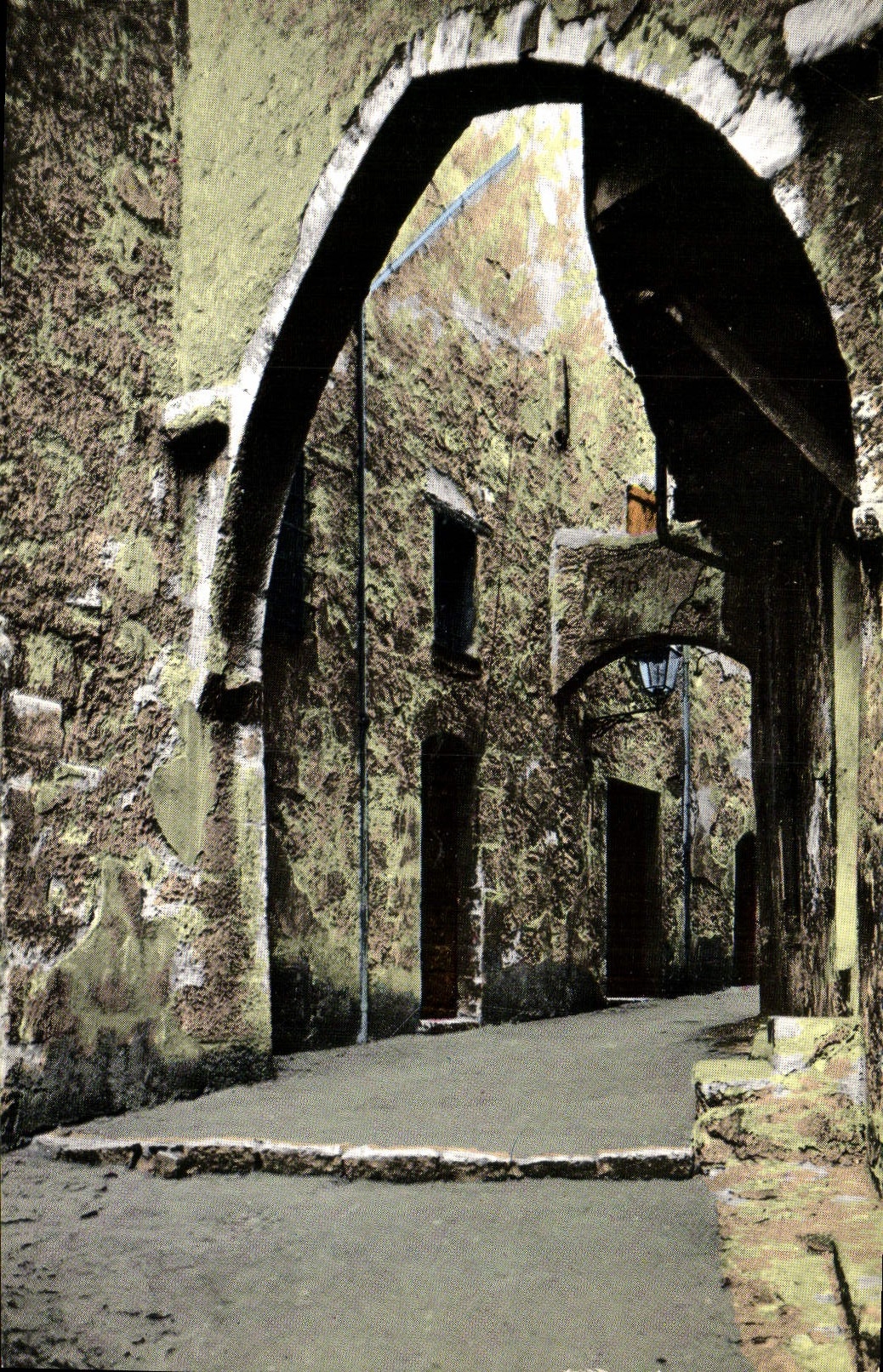 Grasse - Rue de l'Evêché — Porte datant du Moyen-Âge — Éditions S.E.P.T. 35, Bd Gorbella, Nice