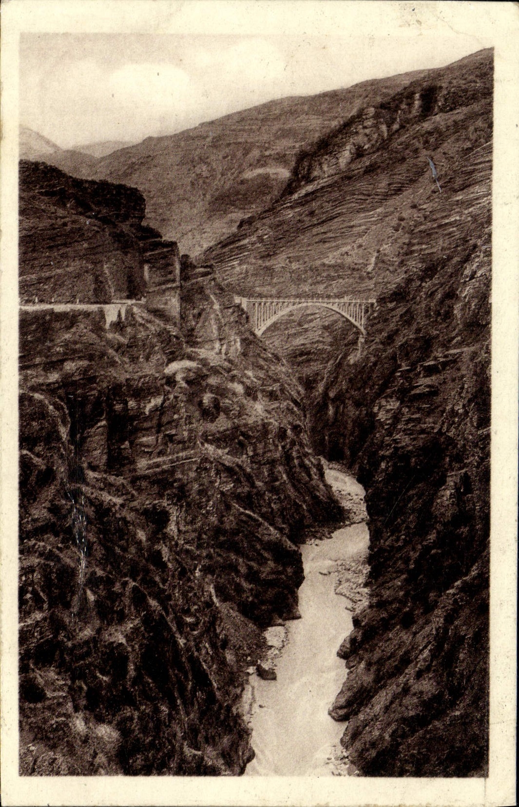CPA Gorges de Daluis Le viaduc et le gouffre de Var