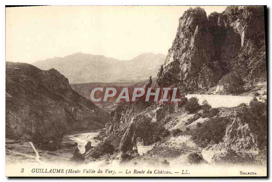 CPA Guillaume La Route du Chateau 