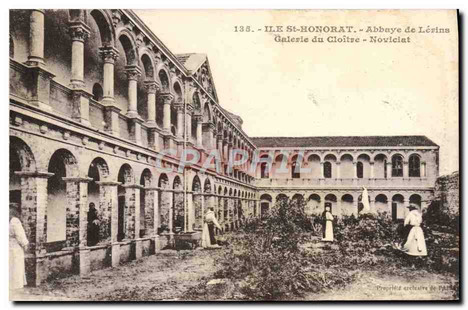 CPA Ile St Honorat Abbaye de Lerins Galerie du cloitre Noviciat