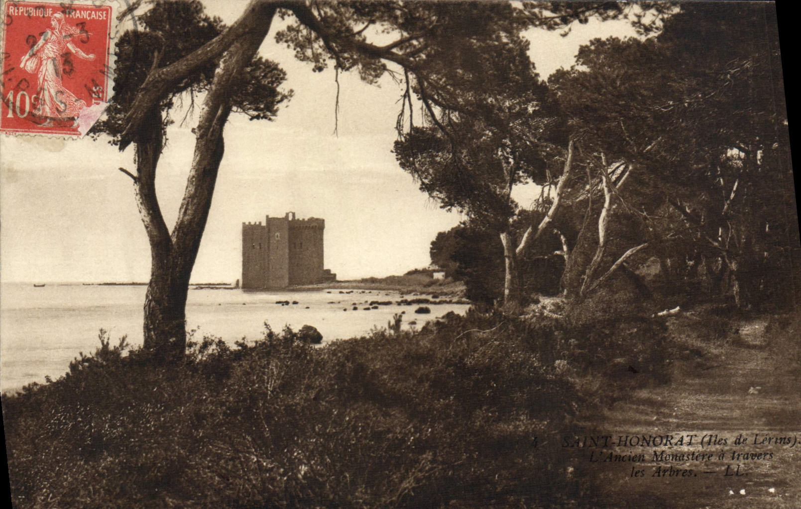 CPA Saint Honorat L'Ancien Monastere a travers les Pins 