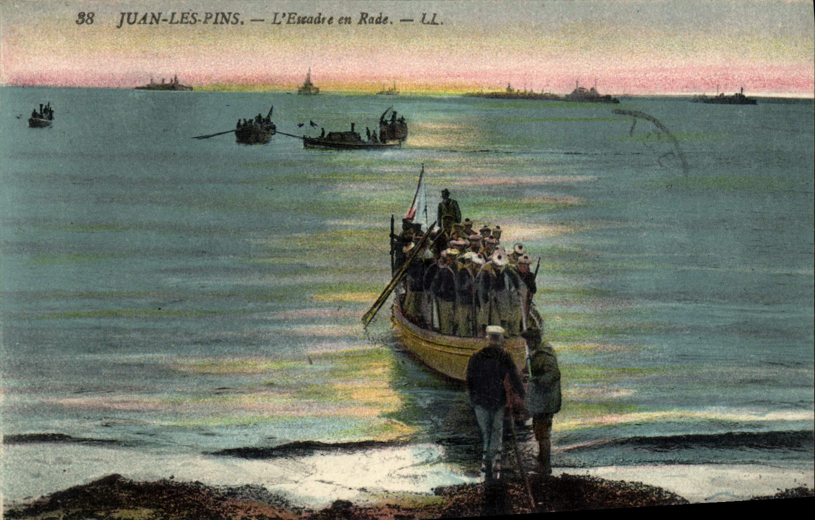 Juan-les-Pins — L'Esca dre en Rade — LL. — n°38