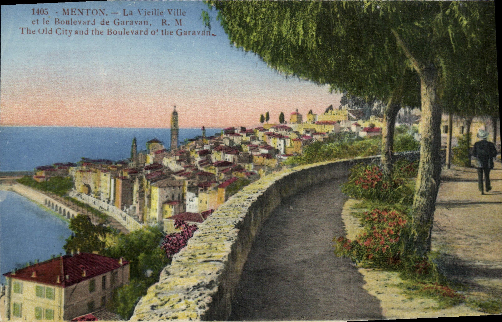 CPA Menton La Vieille Ville et le boulevard de Garavan 