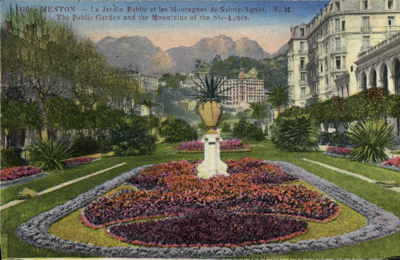 CPA Menton Le jardin public et les montagnes de Sainte Agnes 