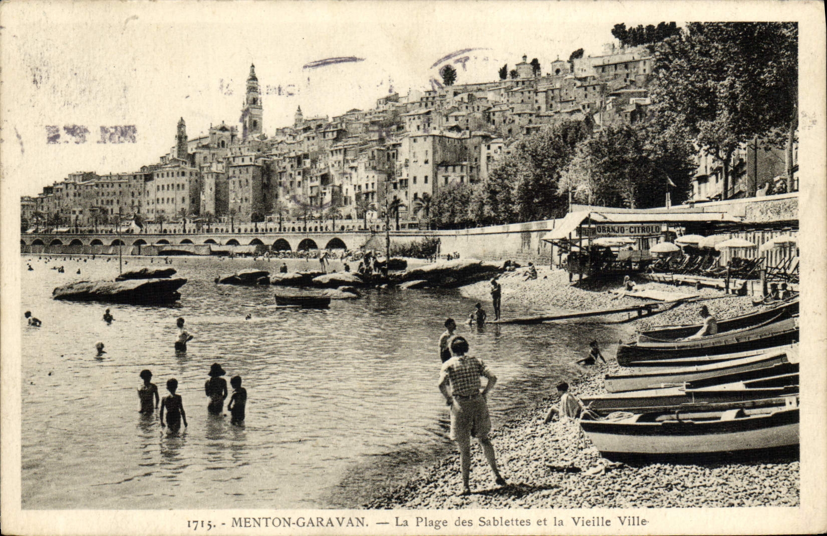 CPA Menton Garavan La Plage Des Sablettes et la Vieille Ville