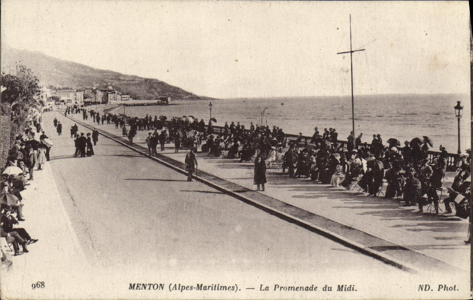 CPA Menton La Promenade du Midi