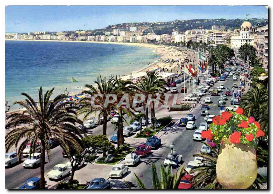 CPM Nice La Cote d'Azur La Promenade Des Anglais
