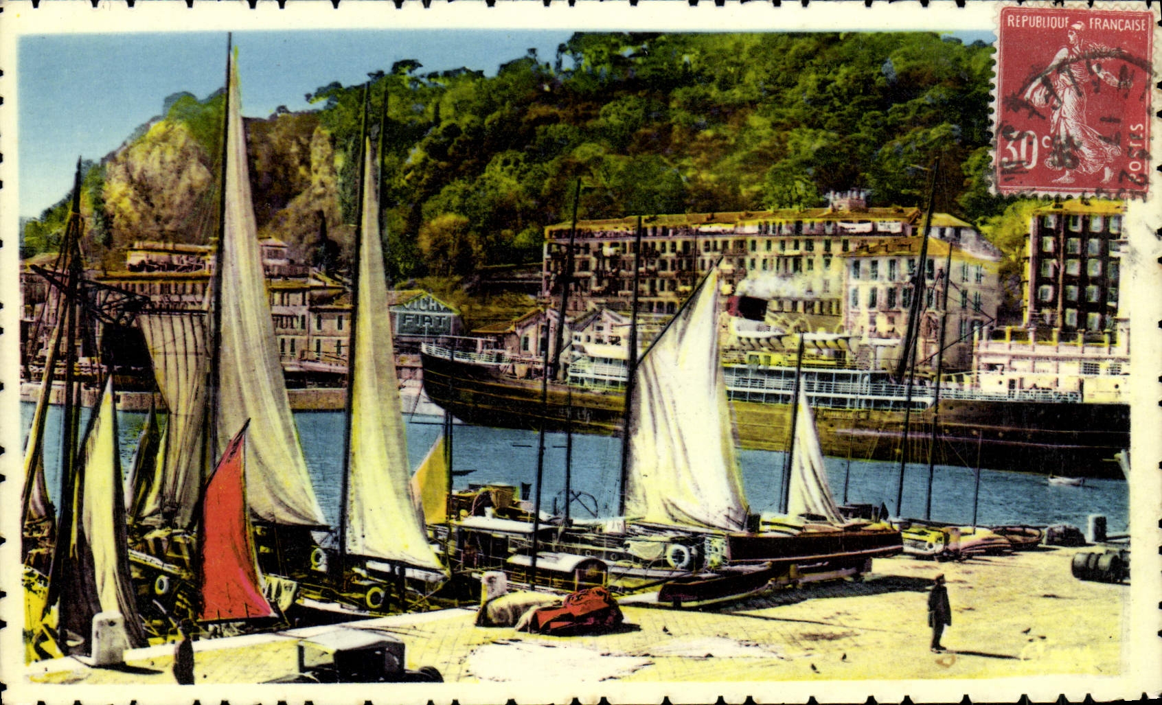 CPA Nice Le port Bateaux 