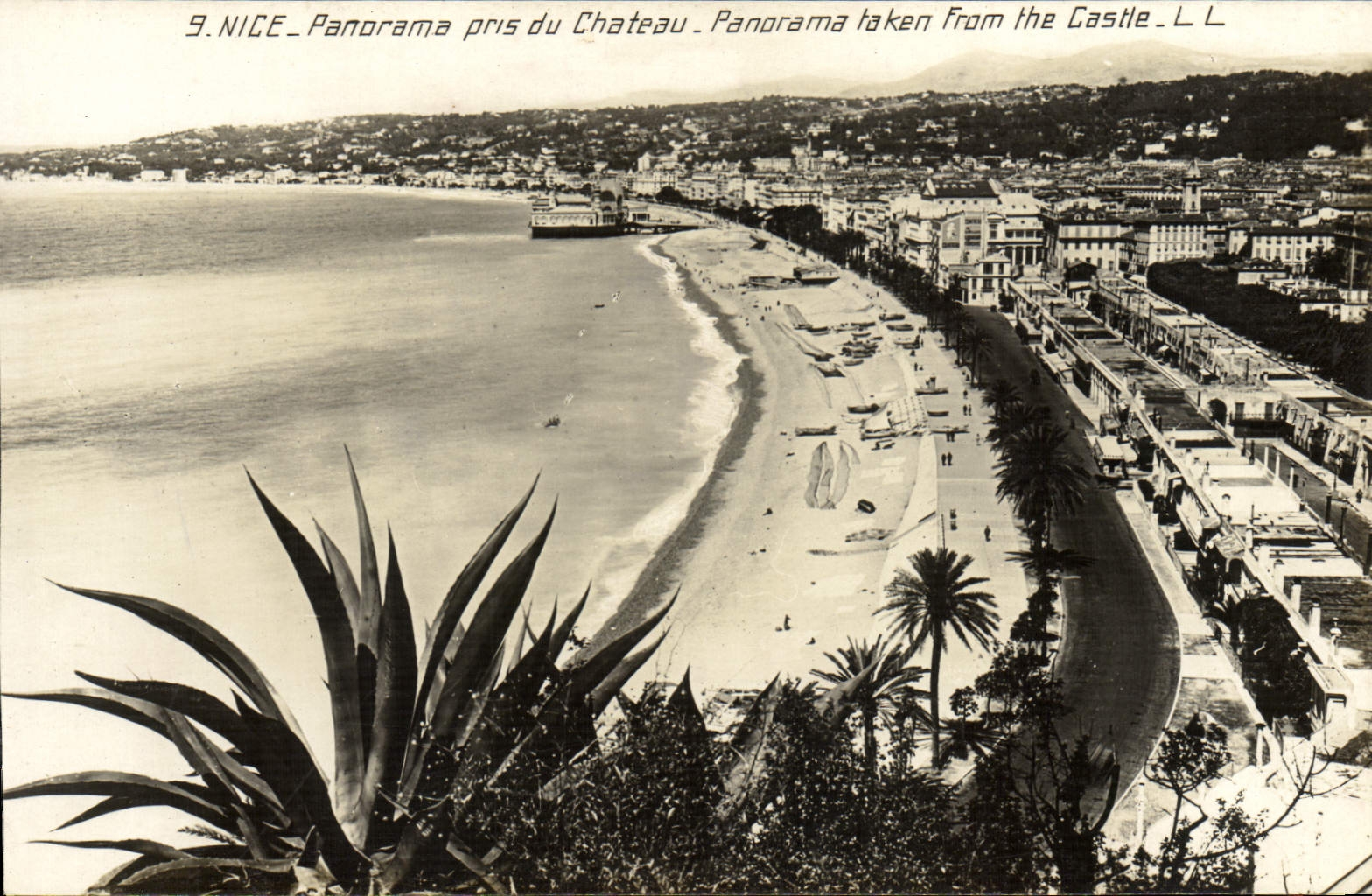 CPA Nice Panorama Pris du Chateau 