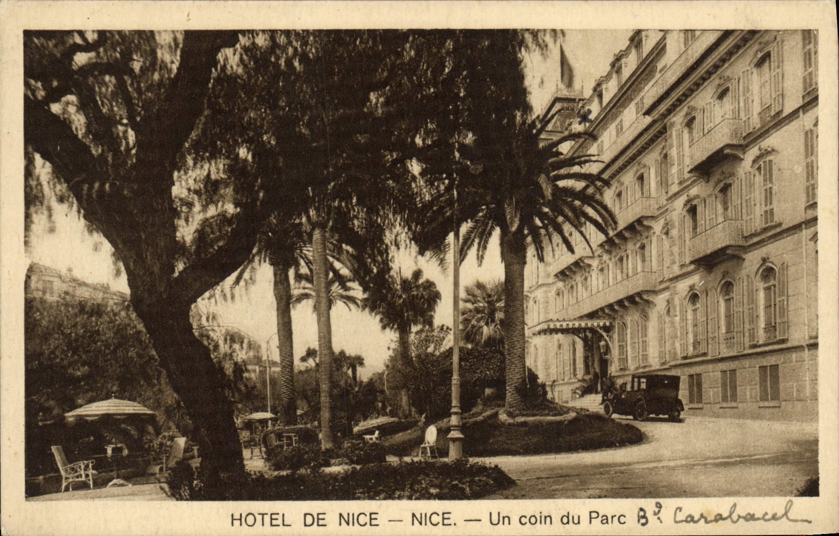 CPA Hotel de Nice Nice Un coin du Parc Bd Carabacel