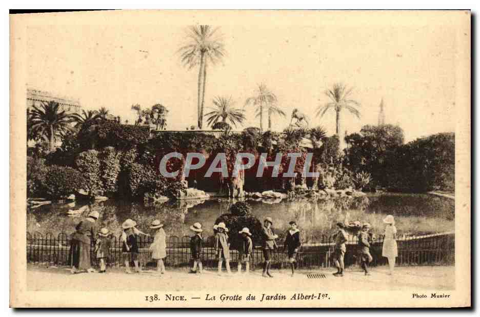 CPA Nice La Grotte du Jardin Albert 1er Enfants