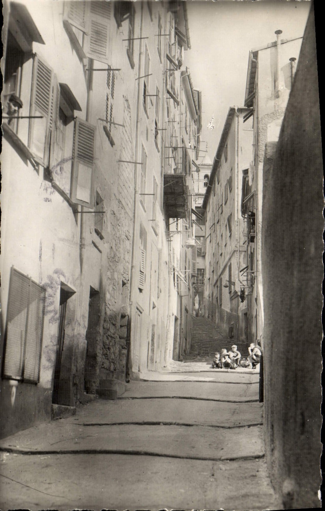 CPA Nice Vieille Rue Enfants