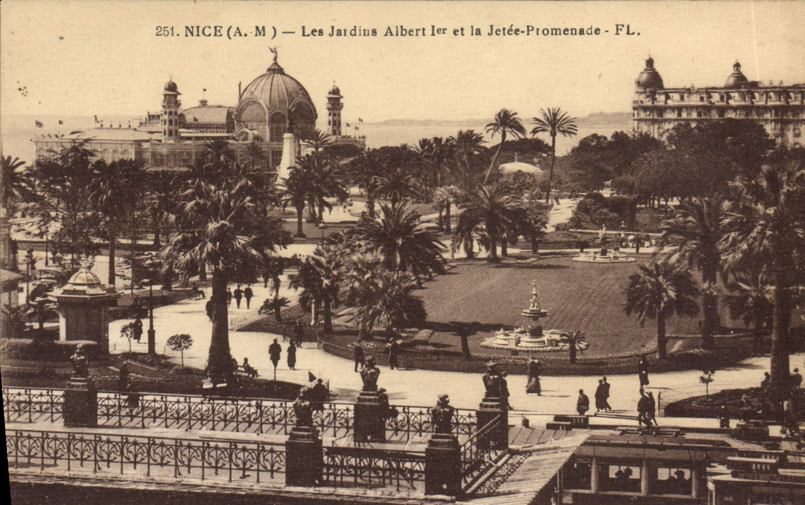 CPA Nice Les Jardins Albert 1er la Jetee Promenade Tramway