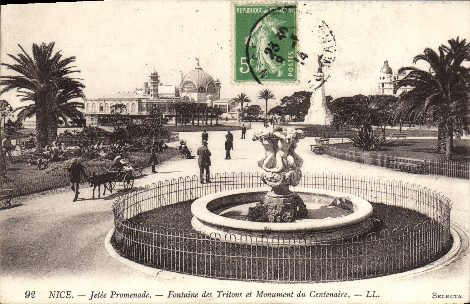 CPA Nice Jetee Promenade Fontaine des Tritons et Monument du Centenaire 