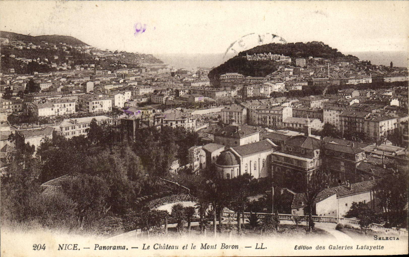 CPA Nice Panorama Le Chateau et le Mont Boron