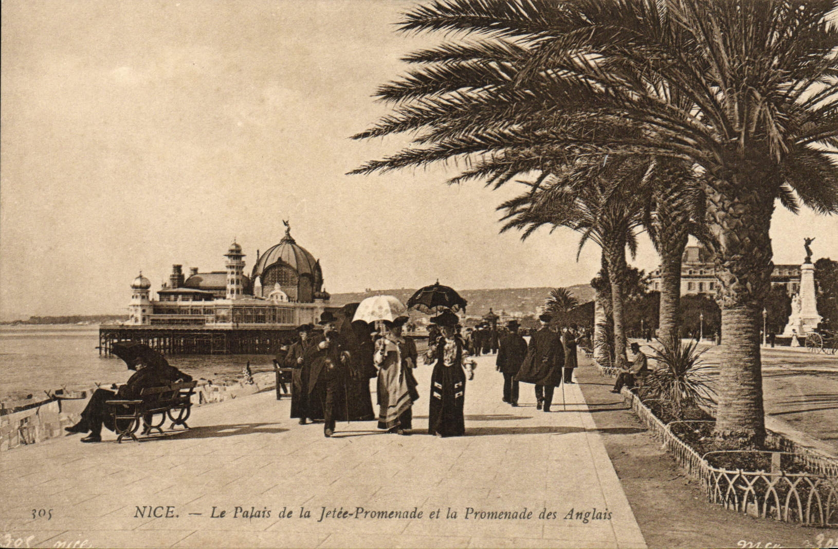 CPA Nice La Palais de la Jetee Promenade et la Promenade des Anglais 