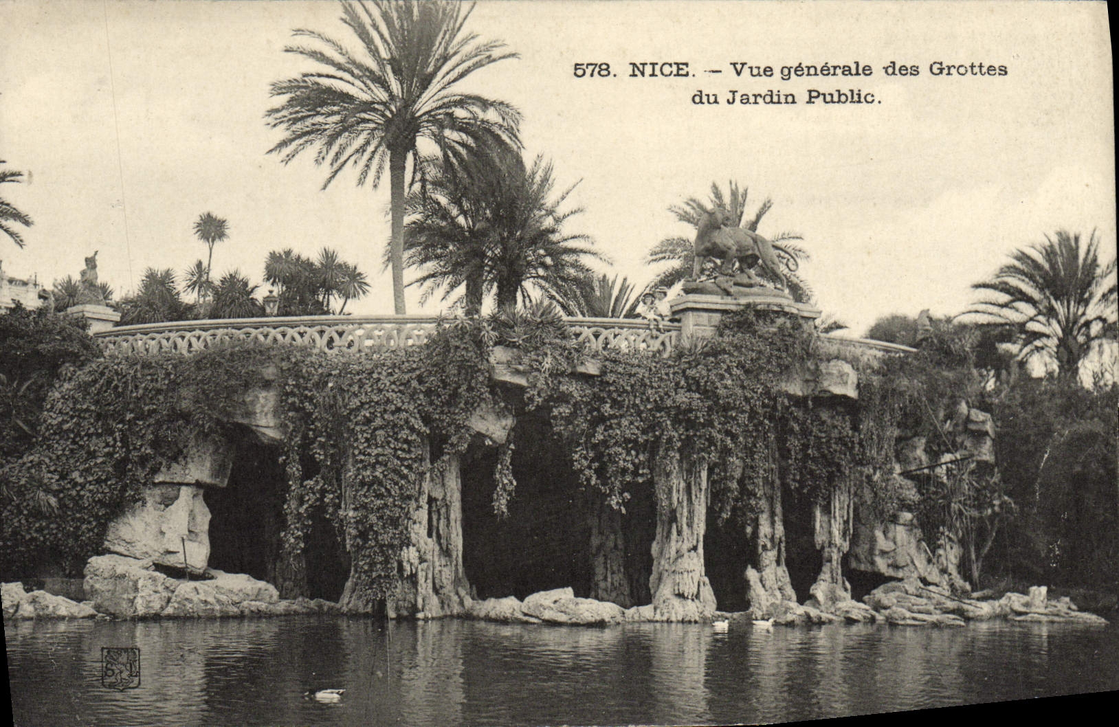 CPA Nice Vue generale des Grottes du Jardin Public 