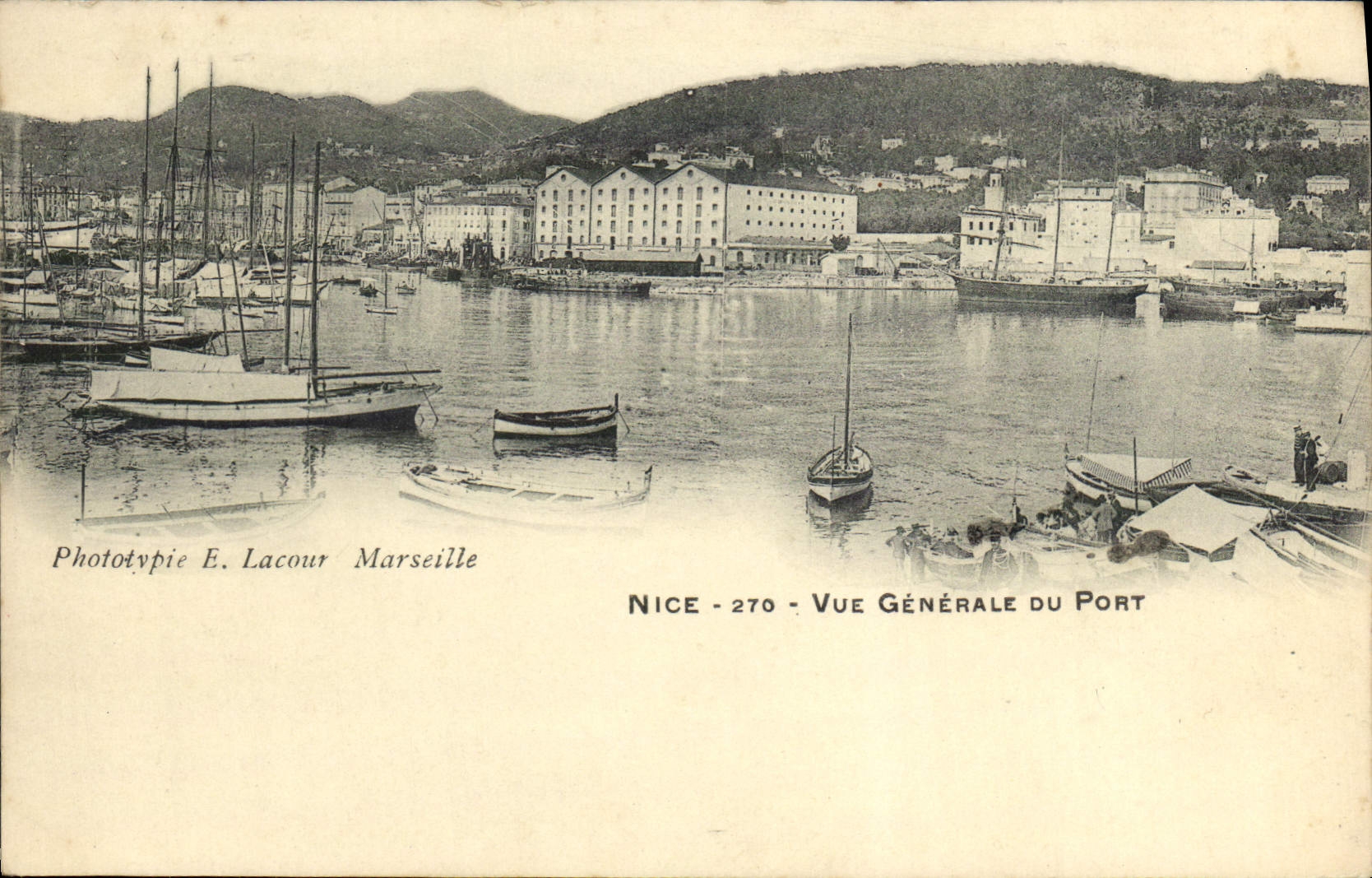 CPA Nice Vue Generale du Port Bateaux
