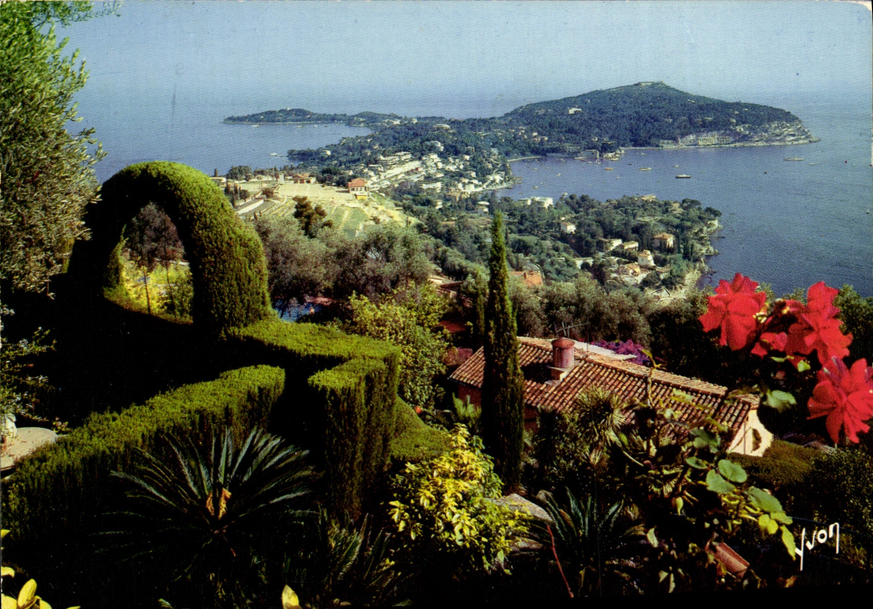 CPM Saint Jean Cap Ferrat Vue Sur le Cap 
