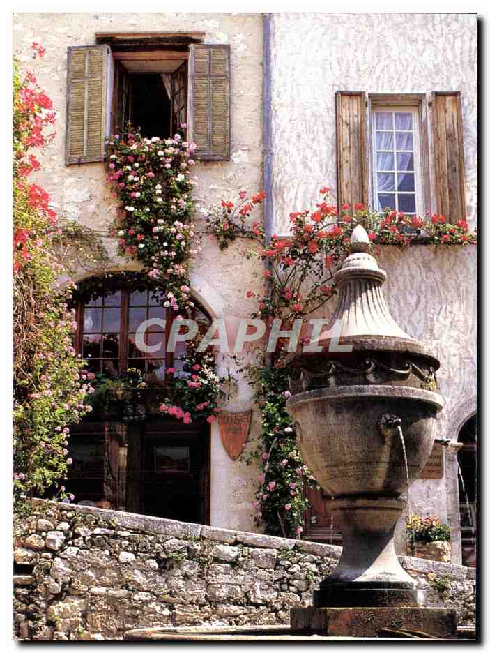 Fondation de la ville de Saint-Paul (Alpes-Maritimes) — vue de la fontaine et des façades fleuries — éditeur CPAPHIL, n° de série non visible - Recto