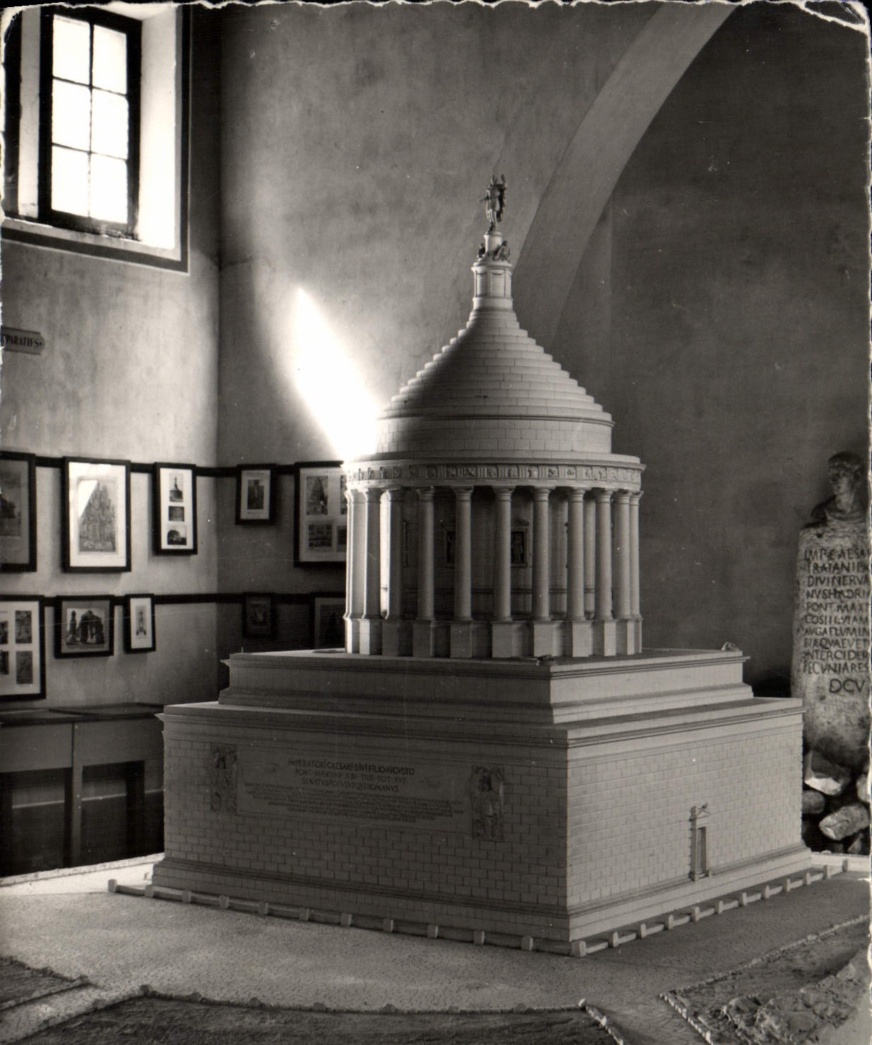 Maquette du Trophée des Alpes reconstitué — Musée du Trophée — Menton