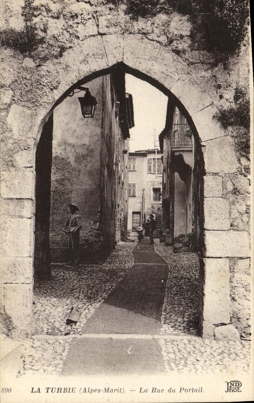 CPA La Turbie La Rue du Portail