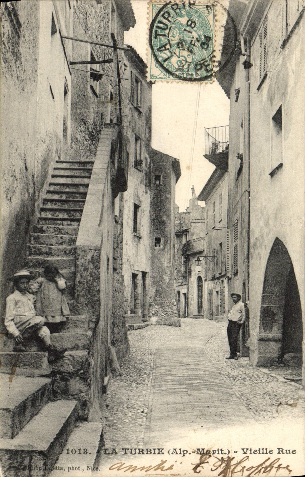 CPA La Turbie Vieille Rue Enfants
