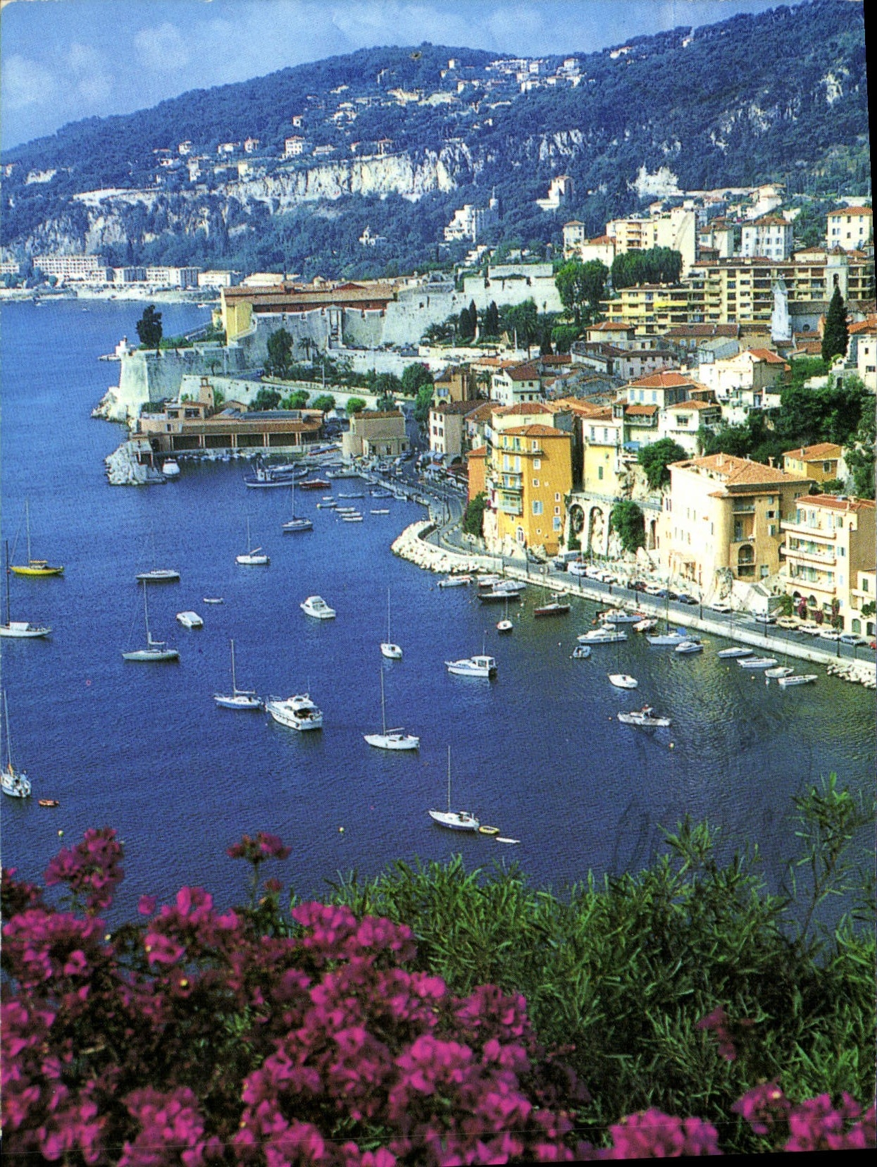 Villefranche-sur-Mer — Panoramablick auf den Hafen und die Hügel — ELBE Éditions, N° 121