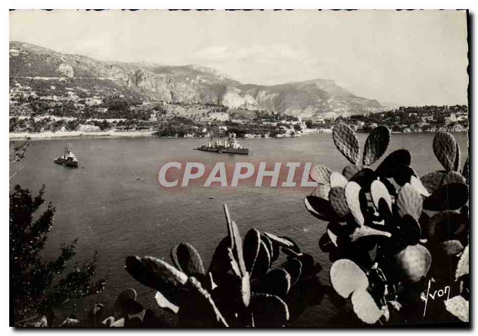 Villefranche (Alpes-Maritimes) — La rade, au loin la tête de chien — Les Éditions d'Art