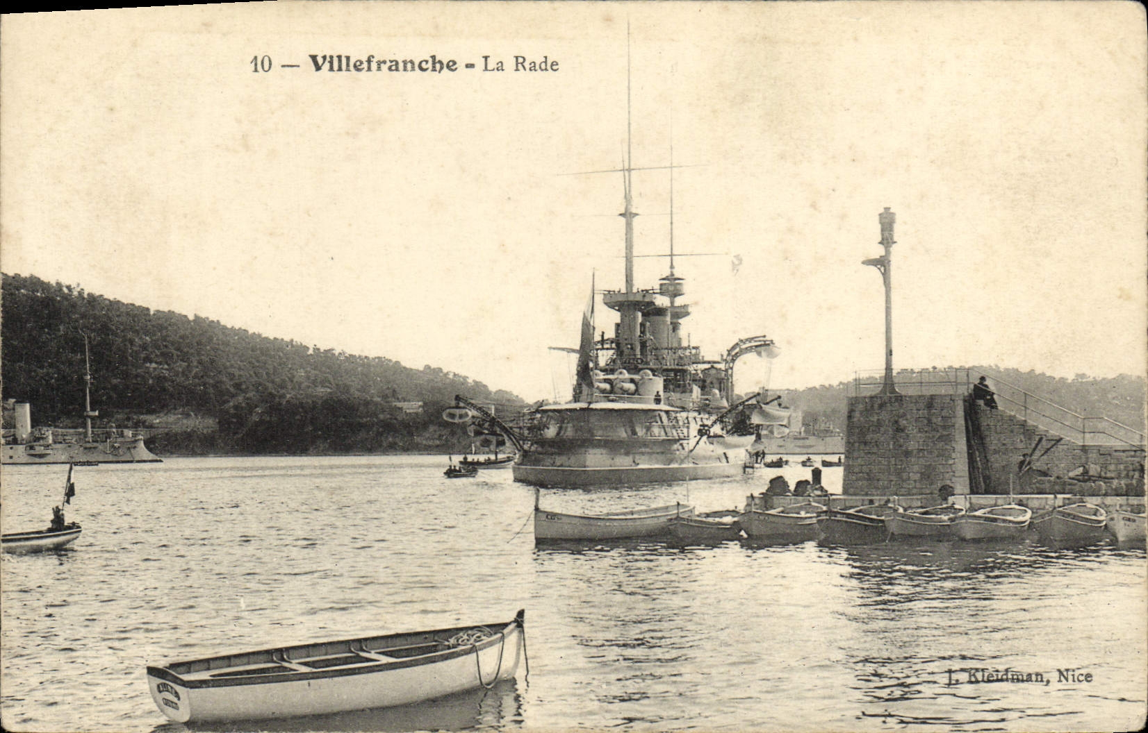 Villefranche - La Rade — bateau de guerre et embarcations — L. Kleidman, Nice