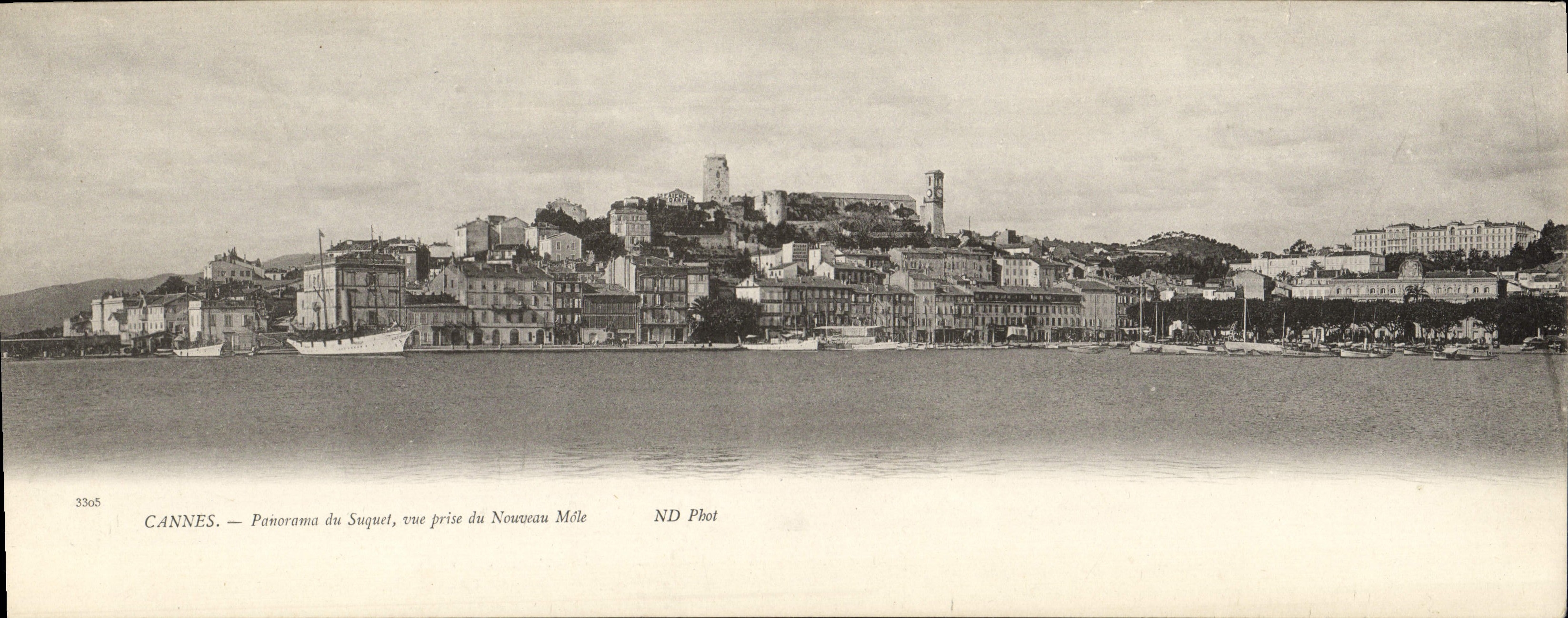 CANNES — Panorama du Suquet, vue prise du Nouveau Mile — ND Phot