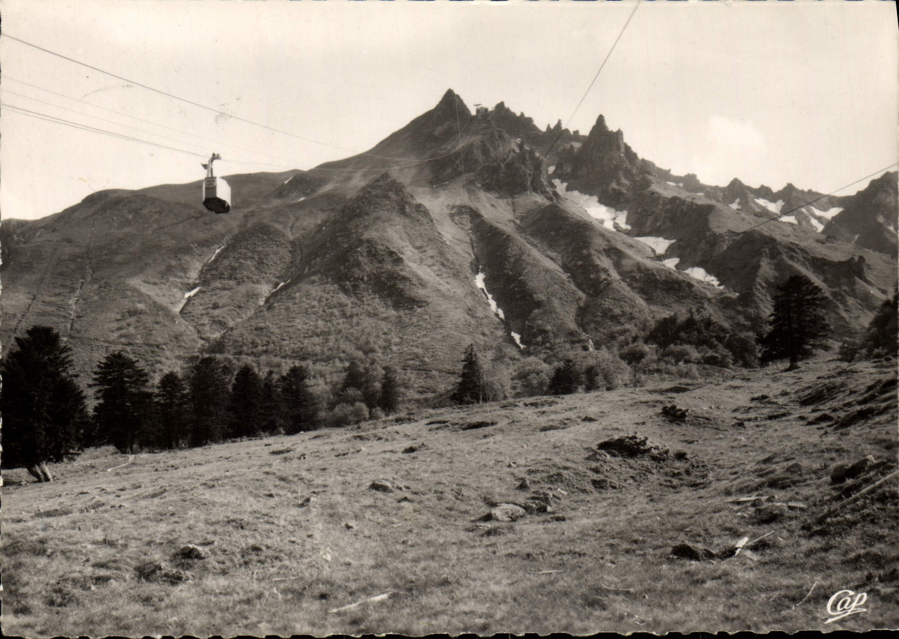 CPM Le Mont Dore Sancy Le Sancy et le Teleferique