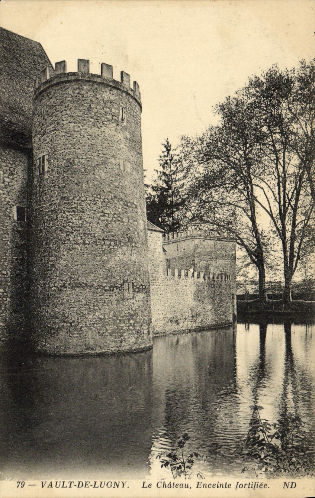 Vault-de-Lugny — Le Château, Enceinte fortifiée — ND
