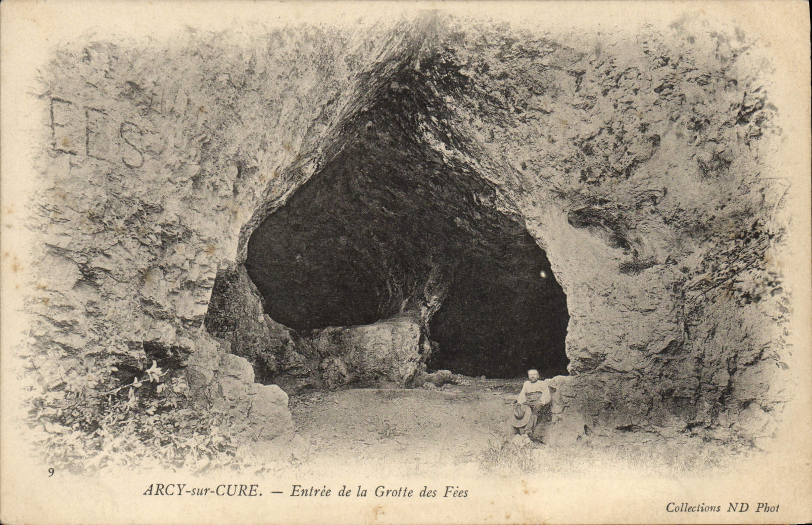 CPA Arcy Sur Cury entree de la Grotte Des Fees