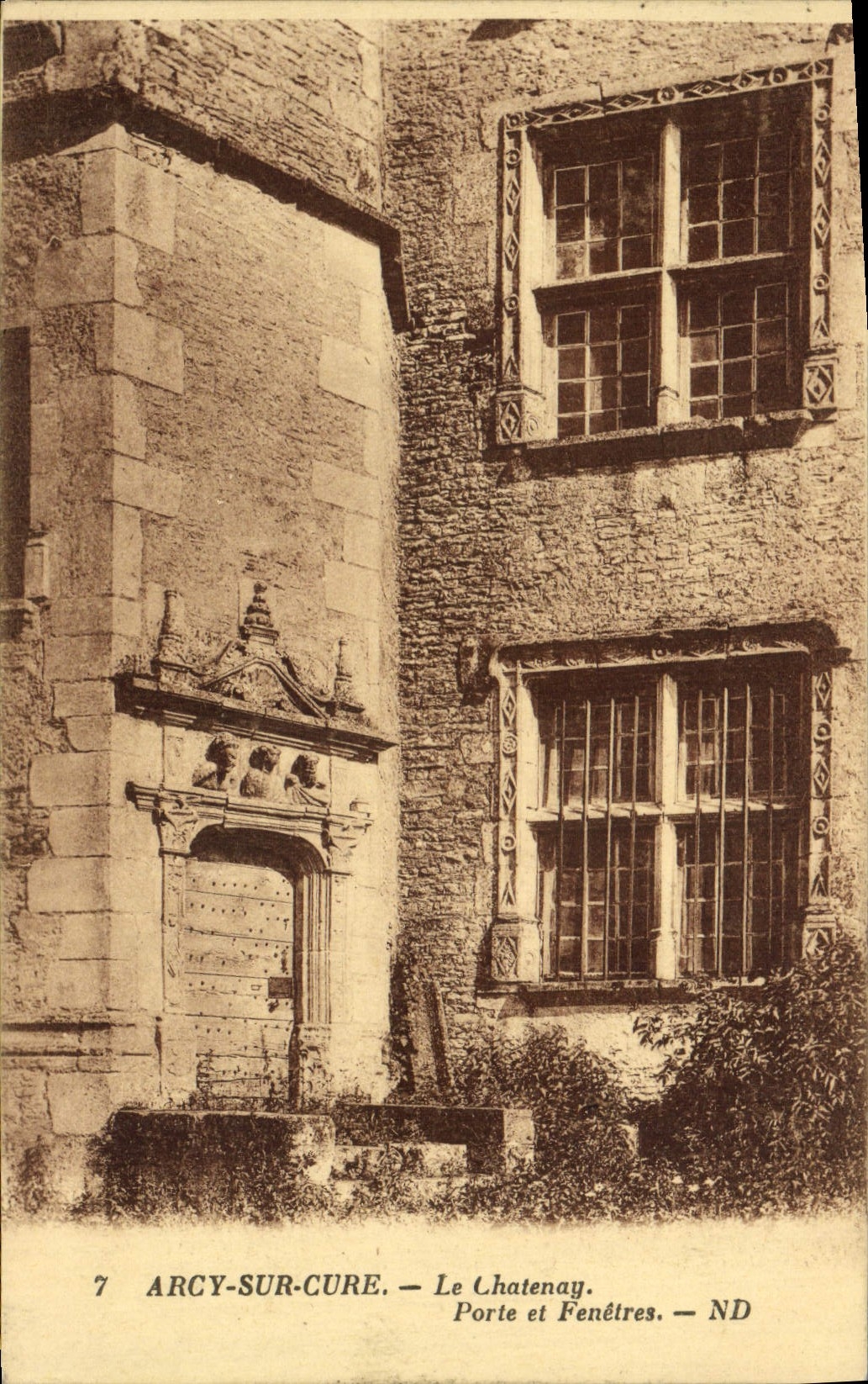 Arcy-sur-Cure — Le Chatenay. Porte et Fenêtres — ND