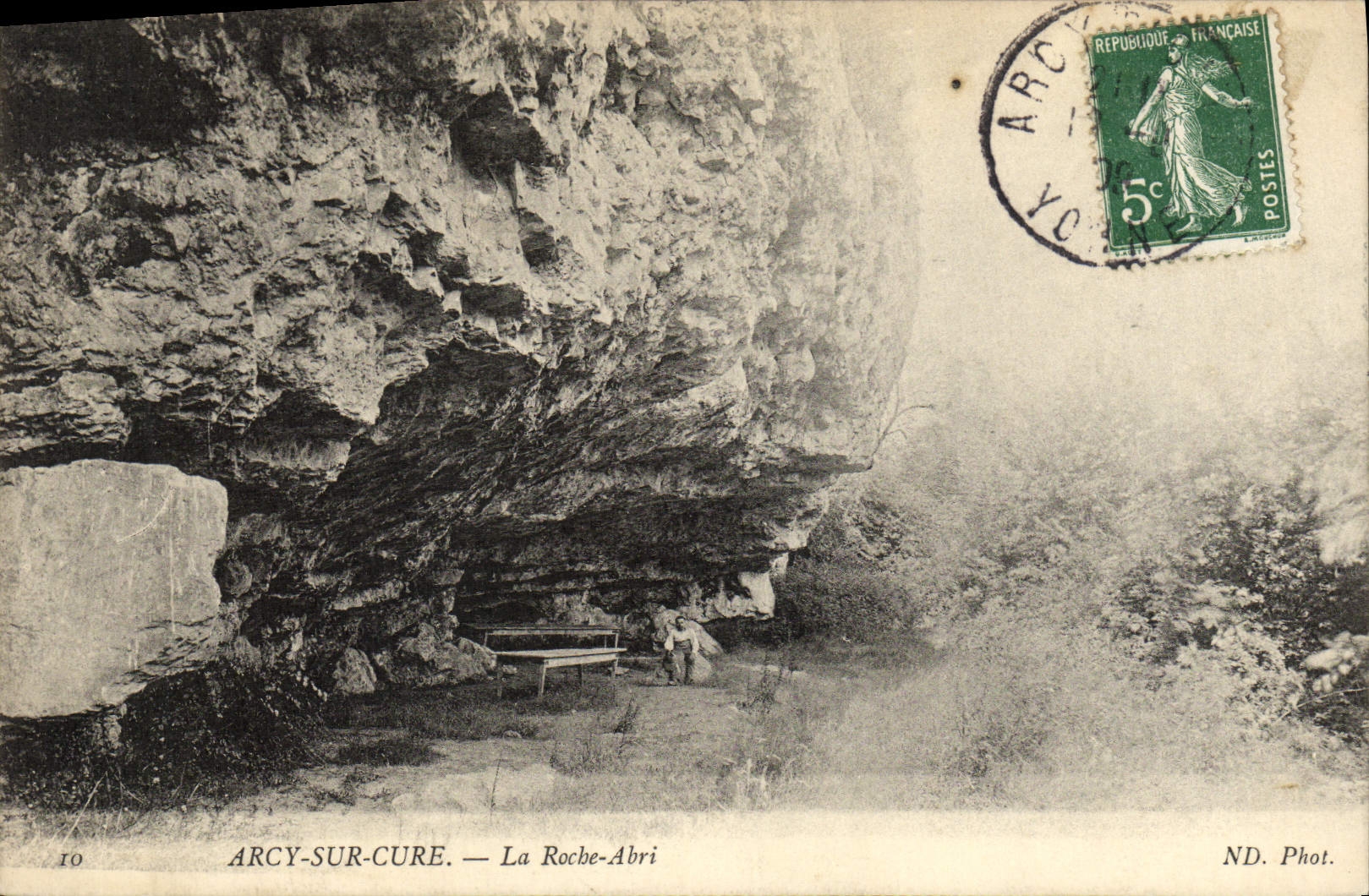 CPA Arcy Sur Cury La Roche Abri