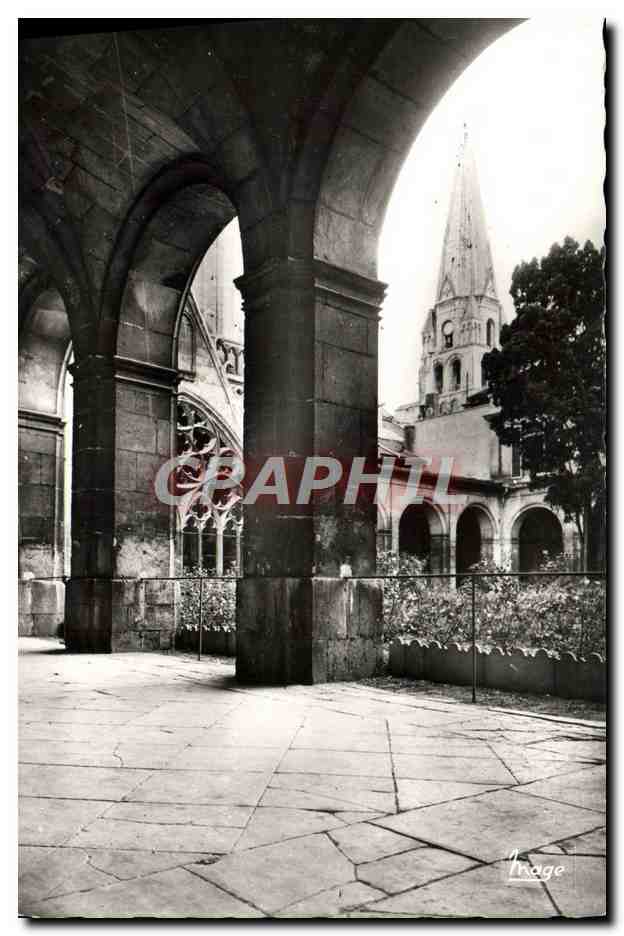 CPM Auxerre Abbaye Saint Germaion La Tour Vue Du Cloitre