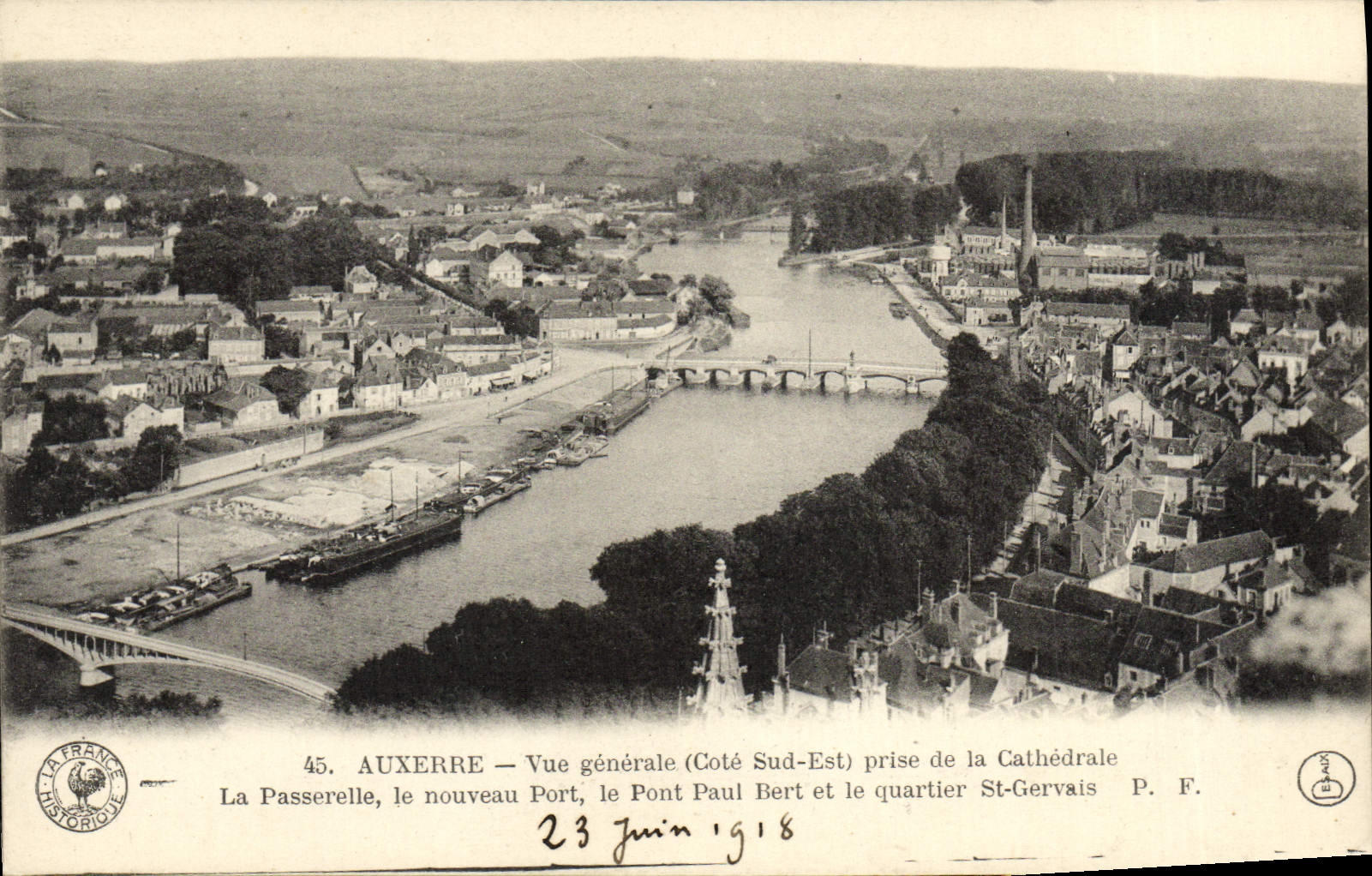 CPA Auxerre Vue Generale Prise de la Cathedrale La passerelle Le nouveau port Le Pont Paul Bert et le quartier St Gervai