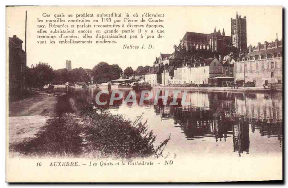 CPA Auxerre Les quais et la cathedrale