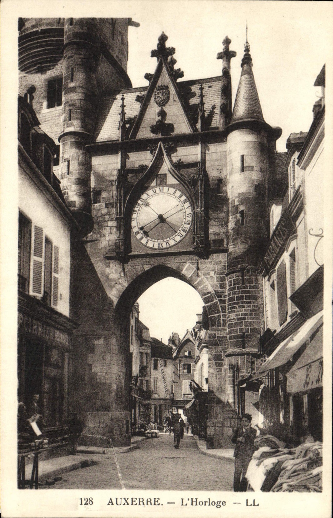 CPA Auxerre L'Horloge