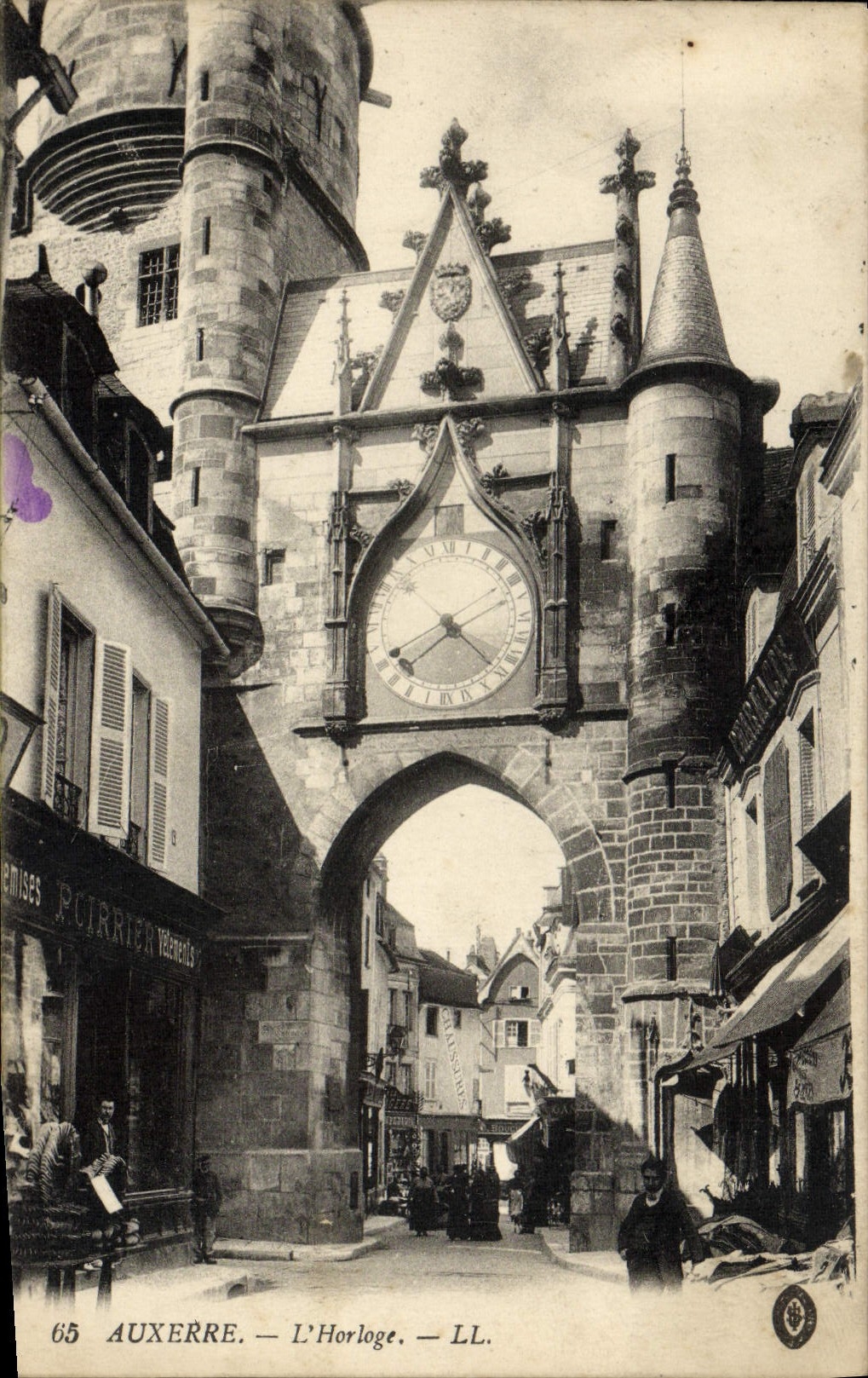 Auxerre — L'Horloge — LL. — P. Currier