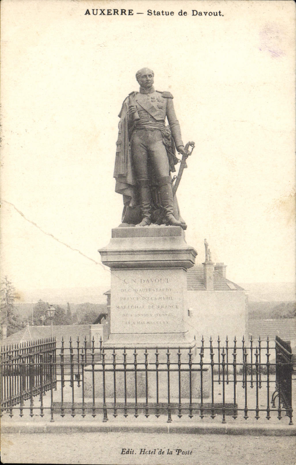 CPA Auxerre Statue de Davout