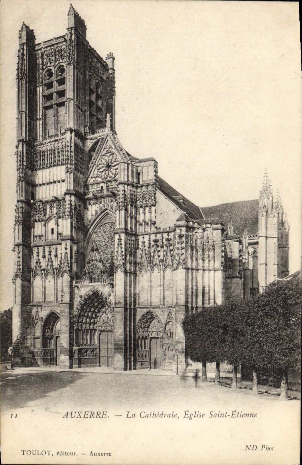 Auxerre — La Cathédrale, Église Saint-Étienne — Toulot, éditeur