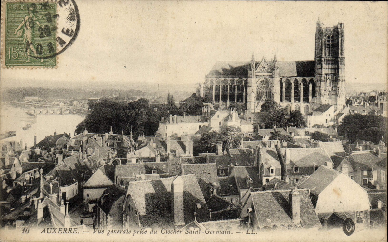 Auxerre — Vue générale prise du Clocher Saint-Germain — LL. — N°10
