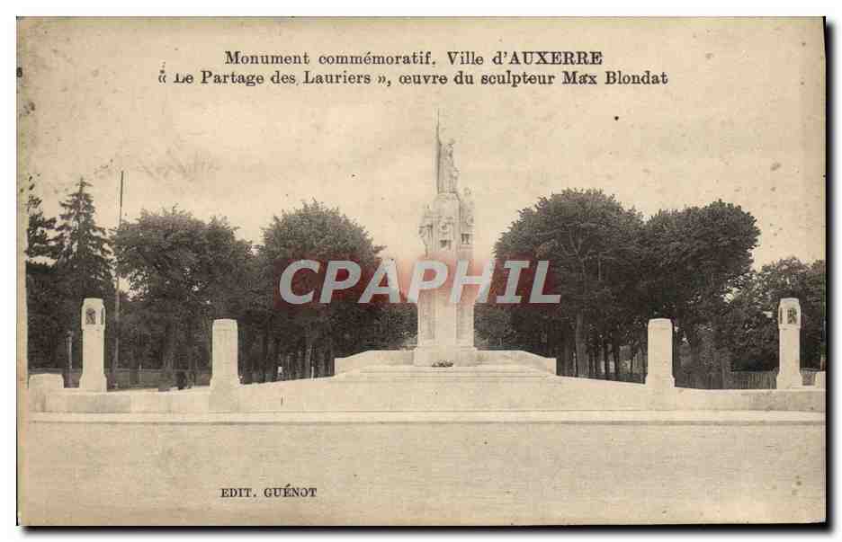 CPA Auxerre Monument Commemoratif Le partage des Lauriers Max Blondat
