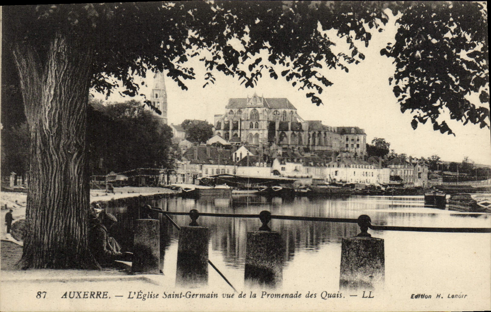 Auxerre — L'Église Saint-Germain vue de la Promenade des Quais — Édition H. Lenoir